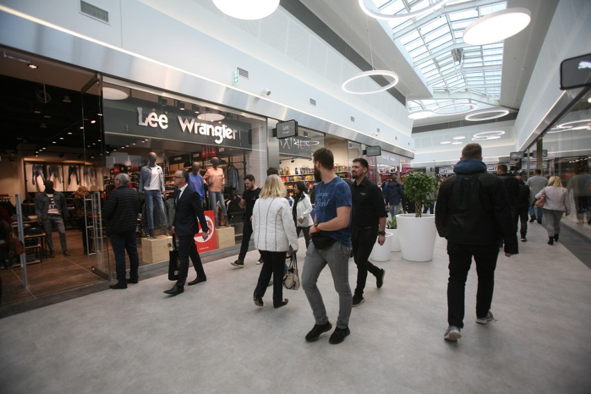 Silesia Outlet wraz z Centrum Handlowym Auchan Gliwice i...