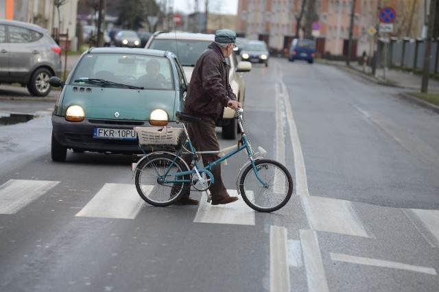 Czasem trudno przejść przez ul. Poznańską, taki tu ruch.