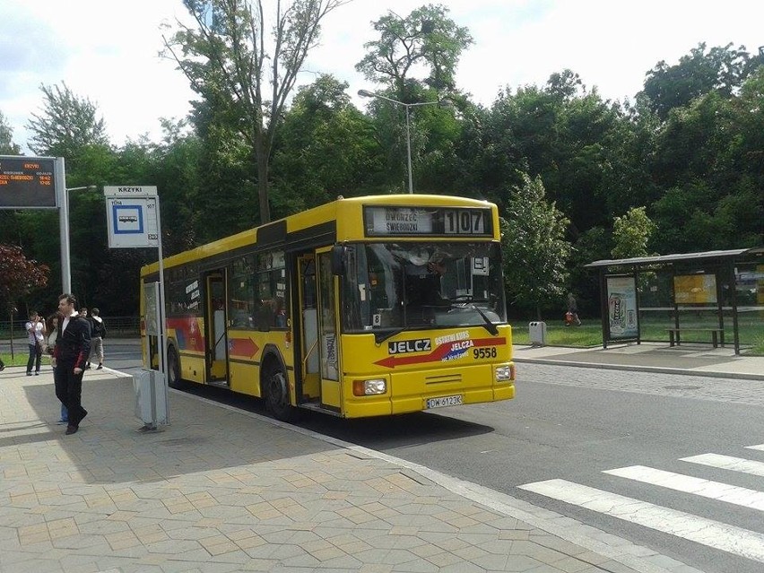 Jelcz pożegnał się z Wrocławiem. Ostatni kurs autobusu (ZOBACZ ZDJĘCIA)