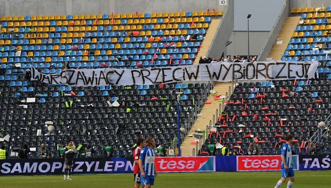 [nowe zdjęcia] Lech Poznań - Legia Warszawa. Mecz i demolka