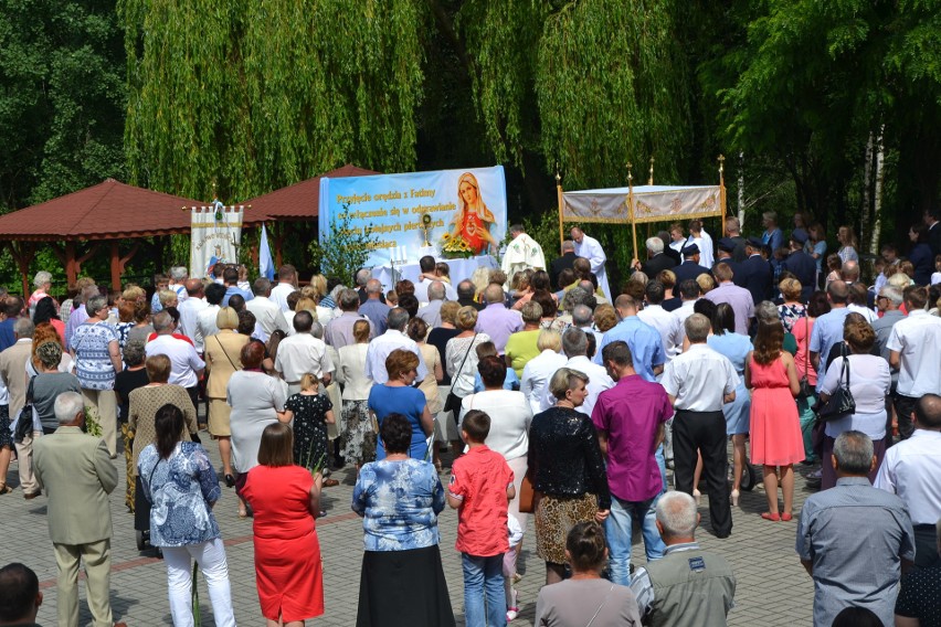 Pierwsza procesja Bożego Ciała przeszła w nowej parafii przy Wrębowej w Niedobczycach ZDJĘCIA