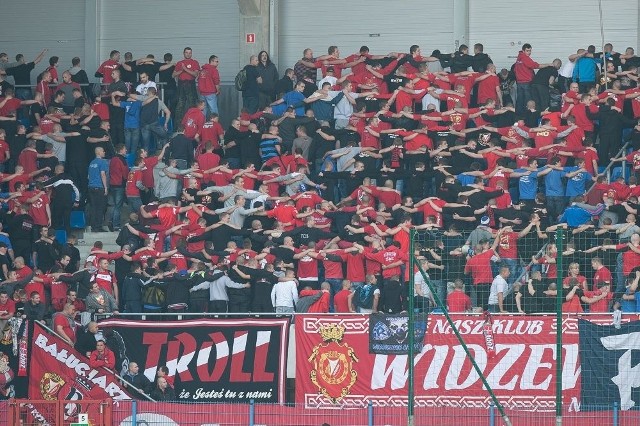 Działacze Widzewa wydali oświadczenie w sprawie zachowania kibiców na dworcu w Katowicach