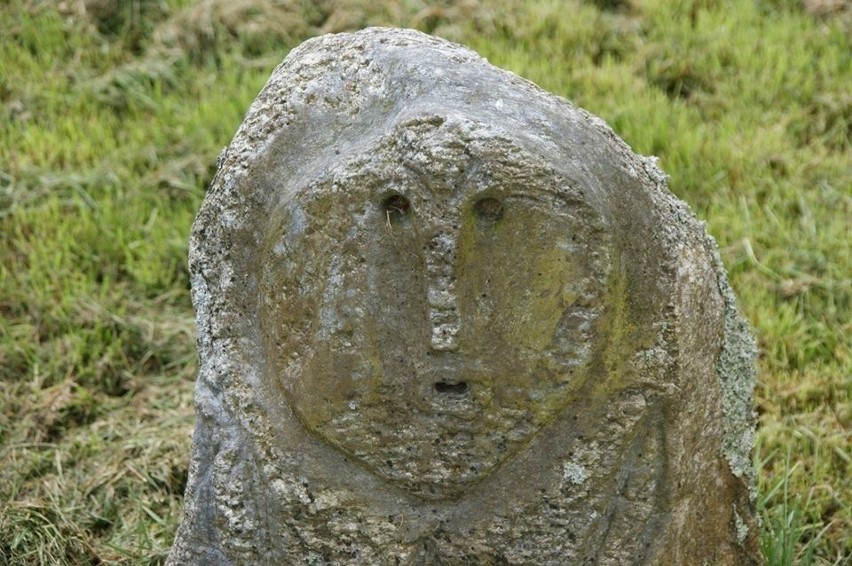 Niektórzy przecierają oczy ze zdziwienia. To nie Stonehenge,...