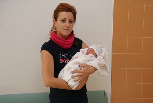 Civita Chanel D&#8217;angio, córka Marleny i Gennaro z Ostrołęki. Urodziła się 1 października, ważyła 2600g, mierzyła 47cm. Na zdjęciu z ciocią.