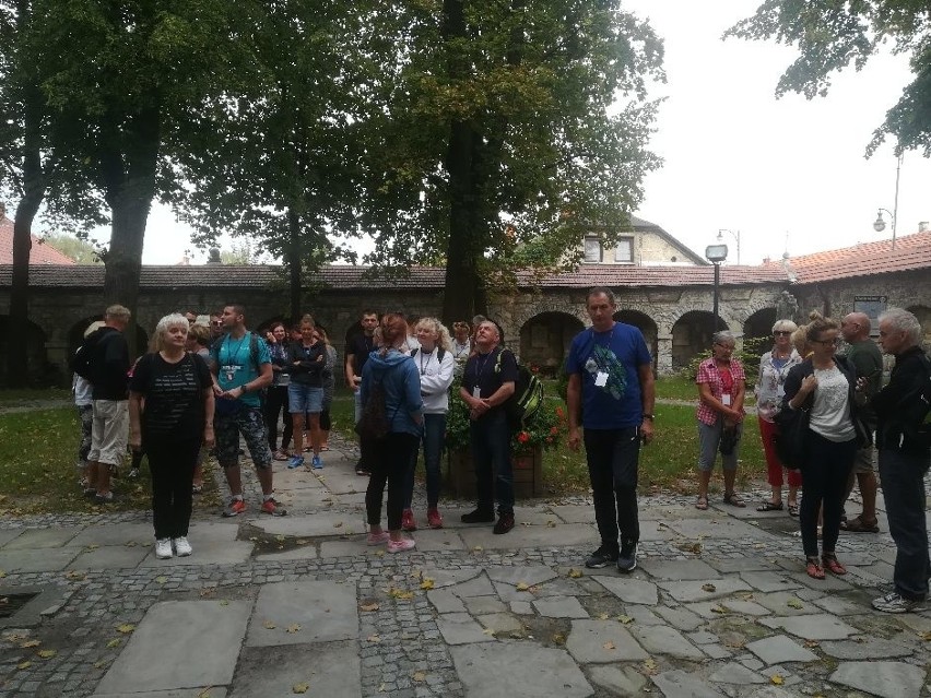 Biskup Marian Florczyk z Kielc płynął kajakiem. Jak kiedyś Karol Wojtyła...[ZDJĘCIA]