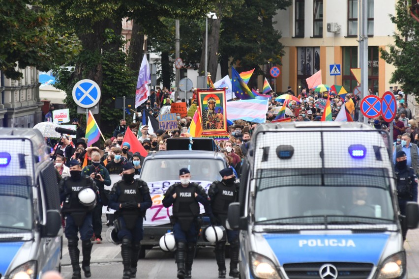 Polsko-niemiecki marsz równości przeszedł ulicami Słubic i...