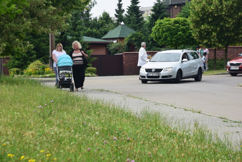 Przedwakacyjne święcenie aut w parafii bł. Karoliny w...