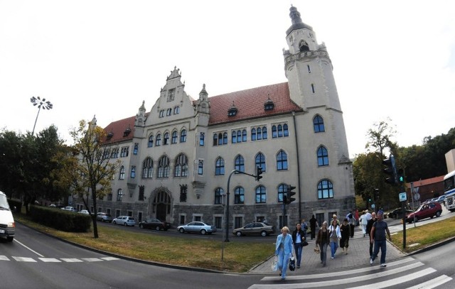 Przykra informacja potwierdzona przez Okręgową Radę Adwokacką w Bydgoszczy - w sądzie zmarł adwokat.