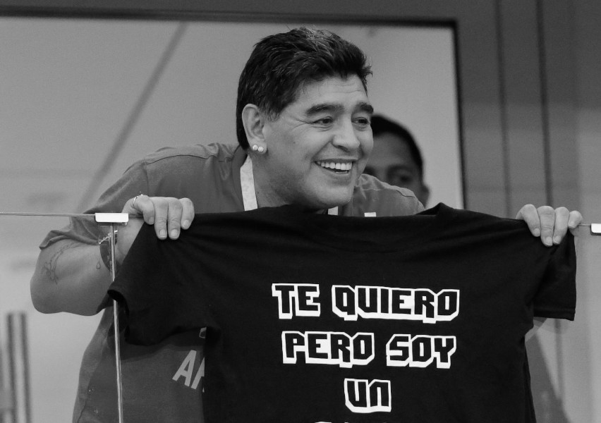 Diego Maradona zmarł w wieku 60 lat.