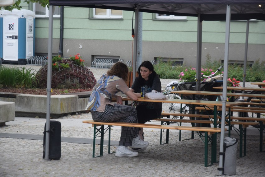 Food trucki w Białobrzegach. Na placu Zygmunta Starego oferowano dania z wielu stron świata. Zobacz zdjęcia