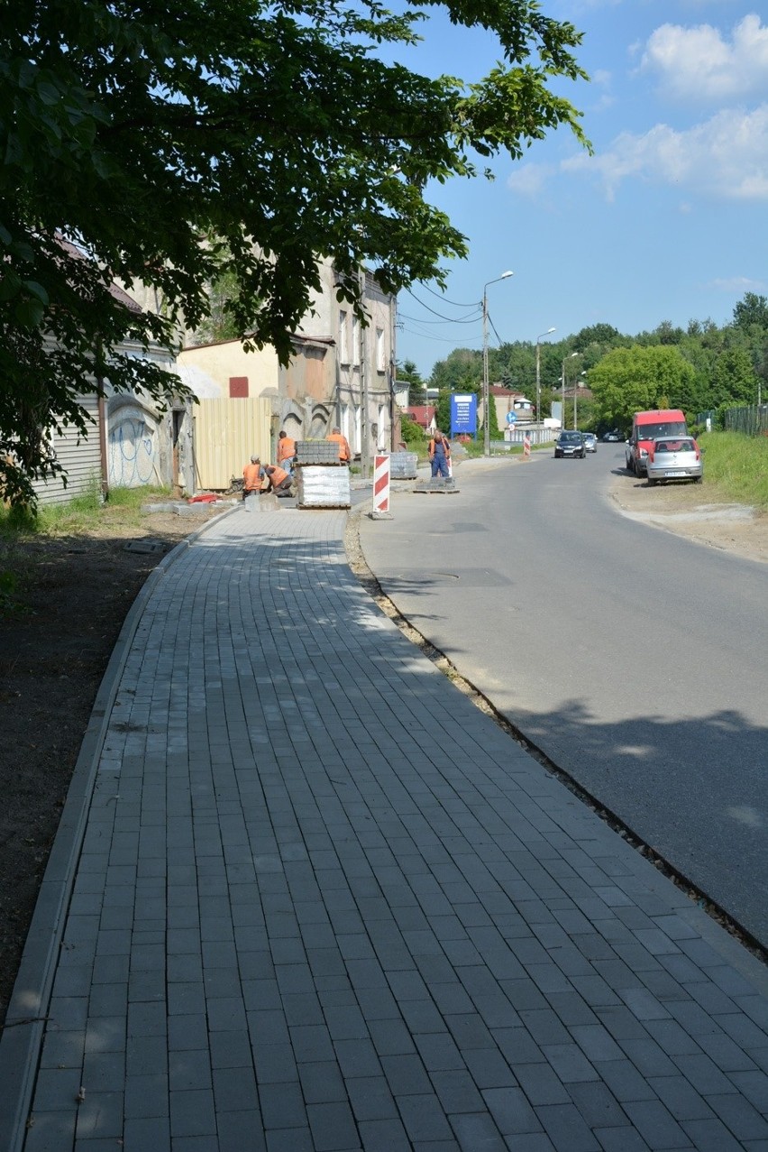 W Będzinie trwają remonty dróg, powstają też nowe chodniki...