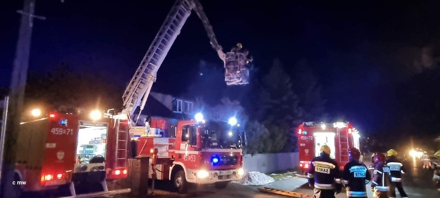 Z pożarem walczyło sześć zastępów straży pożarnej