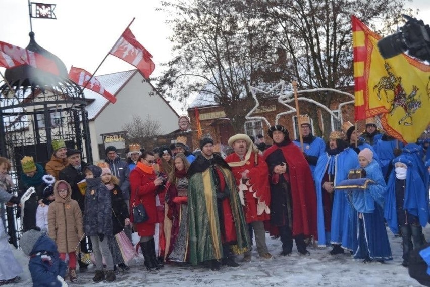 Rycerski Orszak Trzech Króli przeszedł ulicami Szydłowa [ZDJĘCIA]