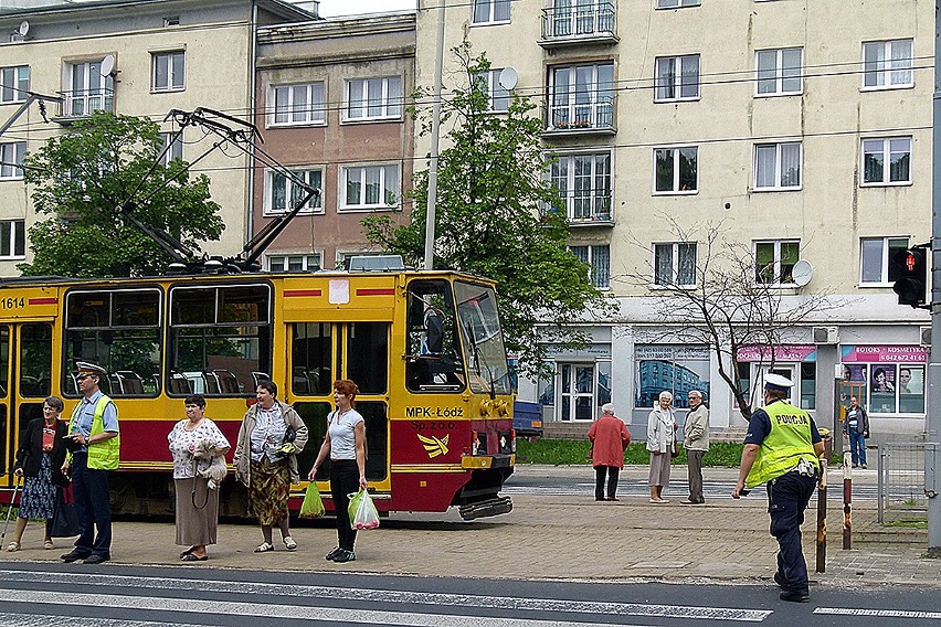 Wypadek na Piłsudskiego. Tramwaj potrącił mężczyznę [ZDJĘCIA]