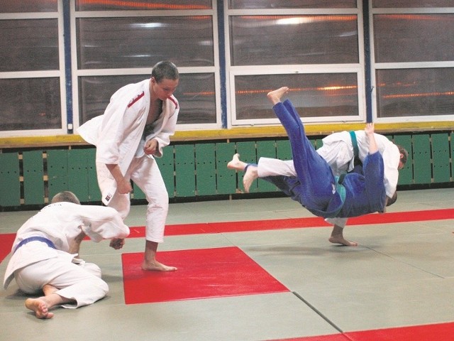 Judo to nie tylko nauka samoobrony, ale także poprawa kondycji i lepsza koncentracja. Ta sztuka walki leczy również wady postawy.