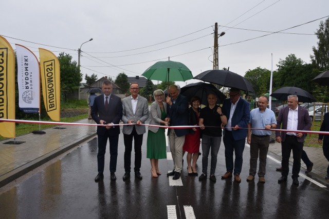 W Woli Goryńskiej  odbyło się oficjalne otwarcie przebudowanej drogi powiatowej. Wstęgę przecinali parlamentarzyści i przedstawiciele władz samorządowych.