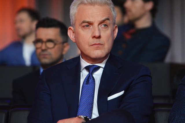 Teleturniej Milionerzy emitowany jest na antenie TVN od poniedziałku do czwartku. Prowadzącym program jest Hubert Urbański (na zdjęciu).