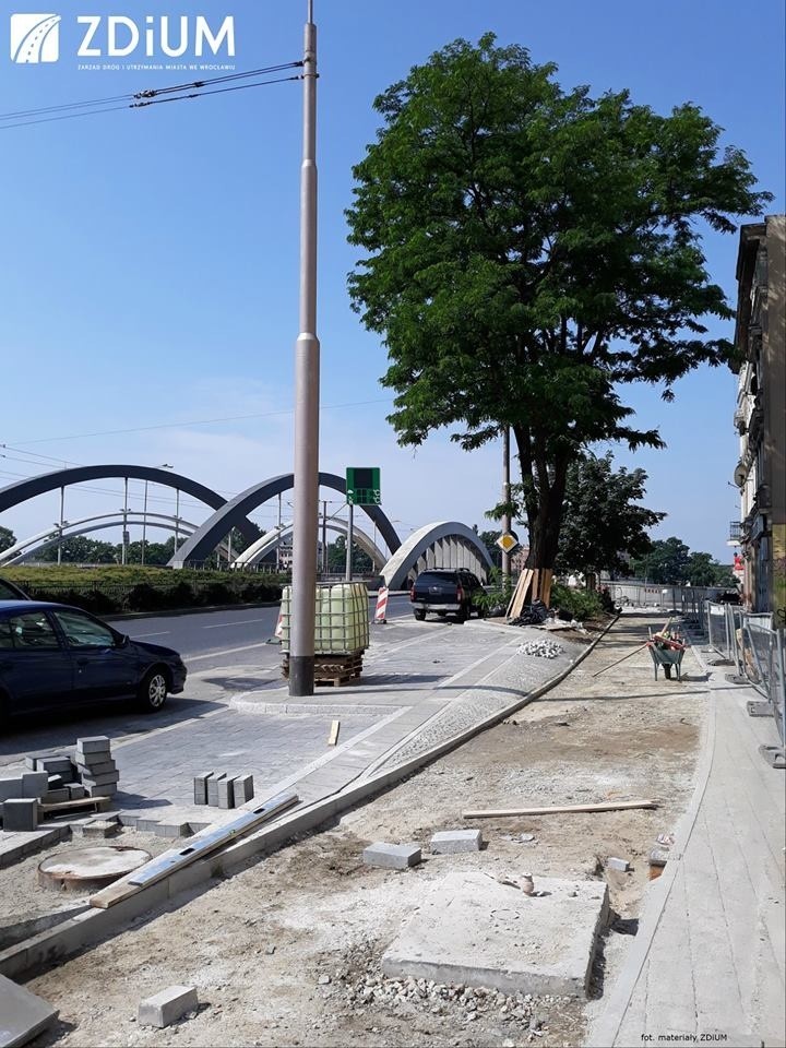 Trwa budowa trasy rowerowej przy alei Kromera               