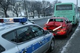 Wypadek autobusu w Głogowie. Poszkodowane cztery uczennice 