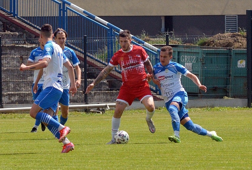 4 liga. Lider z Wiązownicy pokonał Igloopol Dębica 2:0 [ZDJĘCIA, RELACJA]