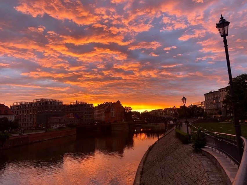 Piękny zachód słońca nad Wrocławiem. Zobaczcie te zdjęcia!