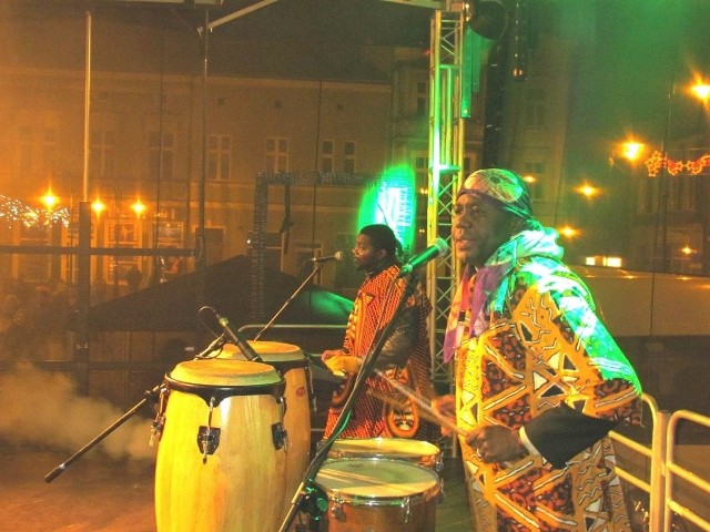 Zespół Jambo Africa zagrał świetnie. Mimo że jego członkom nadmiernie ciepło nie było.