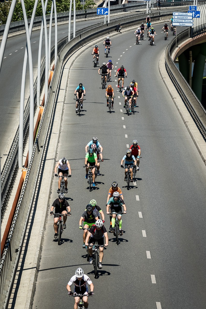Bydgoszcz Cycling Challenge. Rowerzyści opanowali Trasę Uniwersytecką [WIDEO, ZDJĘCIA]