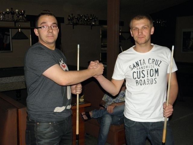 Krystian Tanasiewicz (z lewej) nieznacznie uległ w finale Adamowi Wiszowi (z prawej).