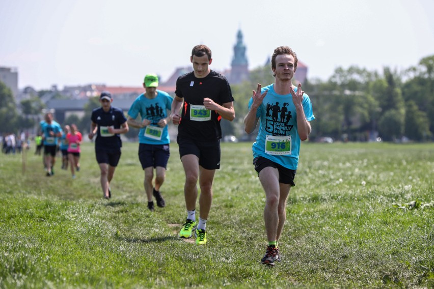 Family Run 2019 na krakowskich Błoniach - bieganie i zabawa [ZDJĘCIA]