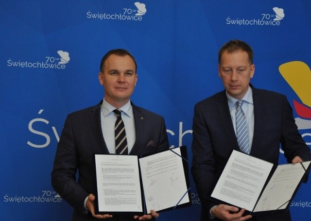 Dawid Kostempski i Jarosław Wieszołek podpisali umowę o współpracy