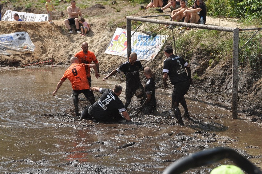 Najpierw piłka błotna, a później muzyka folk [ZDJĘCIA]