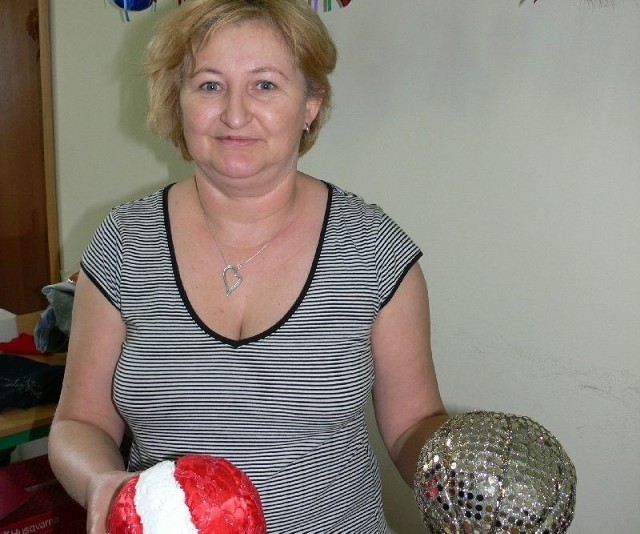 Tegorocznym hitem wśród ozdób wykonanych przez uczestników warsztatów terapii zajęciowej przy Alei Niepodległości w Tarnobrzegu są bombki wykonane ze styropianu.