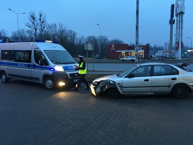 Do wypadku doszło na wysokości centrum handlowego "Pasaż Łódzki".