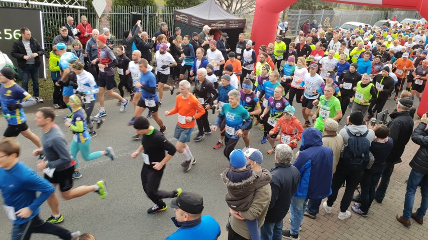 Strzelecki Bieg Uliczny im. Euzebiusza Ferta w Strzelcach Opolskiech 2019. Najszybszy był Kamil Karbowiak z Brzegu