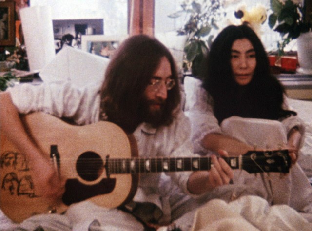 John Lennon u szczytu kariery ze swoją partnerką Yoko Ono.