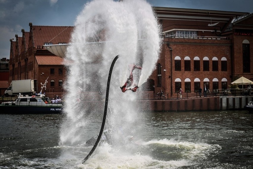 Flyboard w Gdańsku na Otwarciu Sezonu Żeglarskiego [ZDJĘCIA]