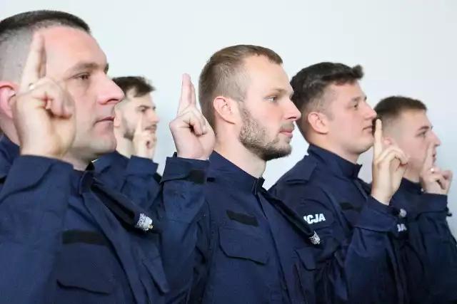 Nowe osoby dołączyły do wielkopolskiej policji. Zobacz zdjęcia ->