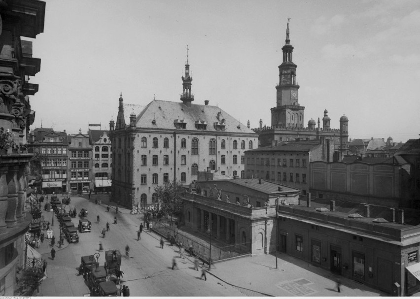 Na zdjęciu: 1934 rok - Widok na gmach odwachu i Nowy Ratusz....