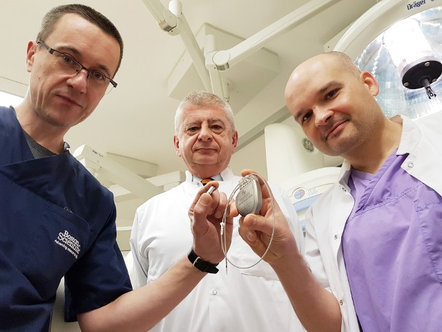Zamiast tradycyjnego rozrusznika, kardiolodzy z Borowskiej wszczepili pacjentom "kapsułkę".