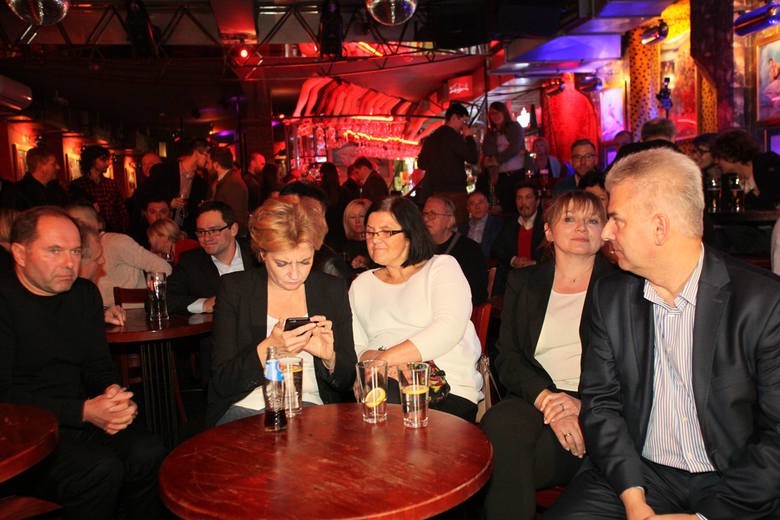 Wyniki wyborów politycy PO śledzili w pubie Łódź Kaliska.