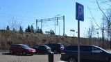 Przy stacji kolejowej Katowice-Podlesie powstał parking na 51 miejsc. Docelowo zostanie tu utworzone centrum przesiadkowe