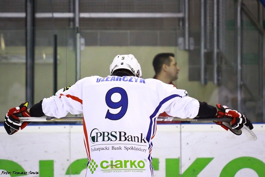 Ciarko PBS Bank Sanok pokonał UKH Unię Oświęcim 2-1 w drugim...