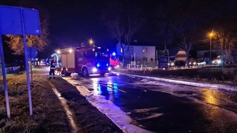 Poważny wypadek w Kopciowicach. Rozpędzony bus zderzył się z...