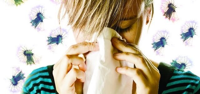 Sezonowy katar sienny to najczęstszy objaw alergii. Każdy alergik wie, jaką udręką jest "lecąca&#8221; z nosa woda...