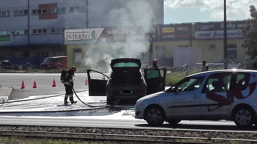 Pożar samochodu przy Szosie Lubickiej w Toruniu