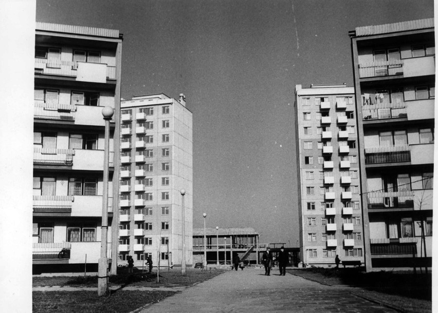 ul. Opolska widok od Krowoderskich Zuchów na północ, w...