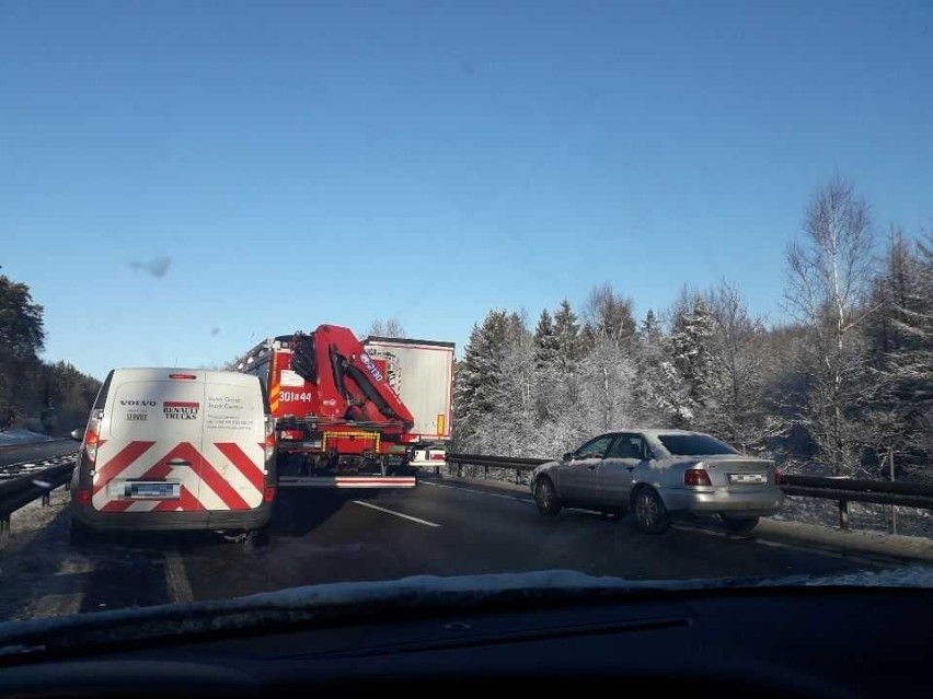 Obwodnica Trójmiasta sparaliżowana po wypadkach 18.01.2019. Rano w obu kierunkach zderzyło się po 5 samochodów. Kolejne wypadki po południu