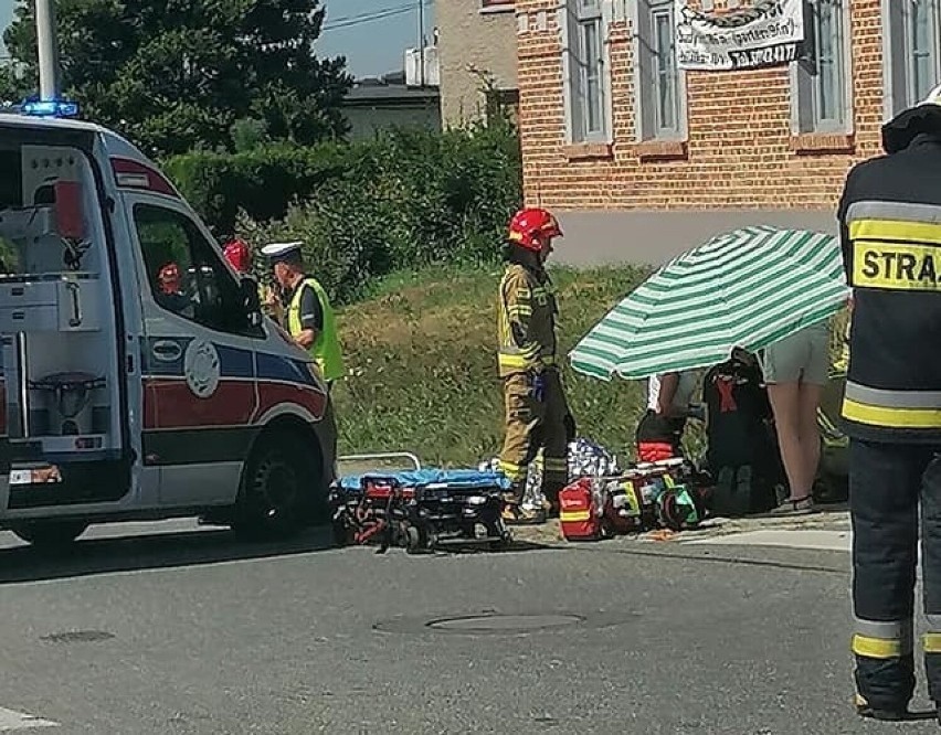 Wypadek z udziałem motocyklisty w Świerklanach. Wezwano helikopter LPR