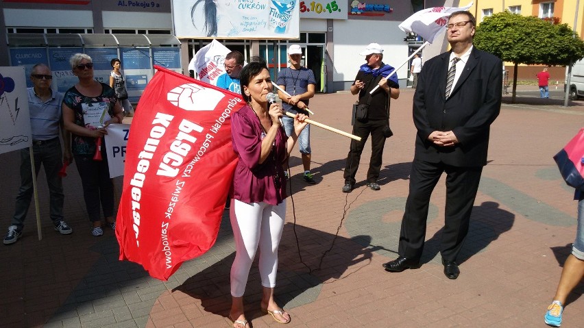 Pikiety związkowców pod marketami Tesco w Częstochowie