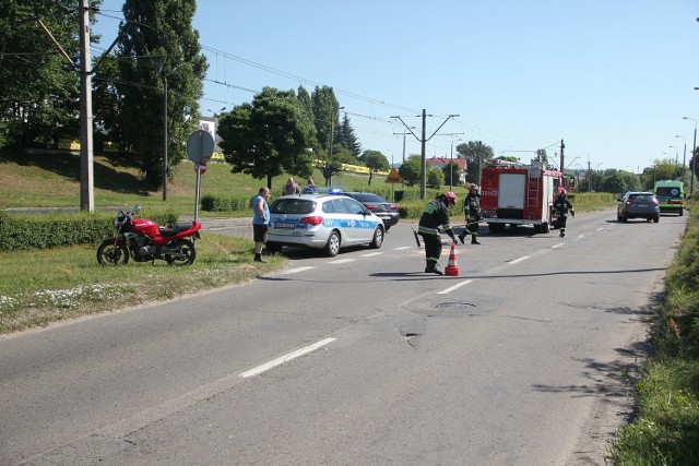 Motocyklista bez uprawnień spowodował kolizję drogową na Al. 11 Listopada. nie miał prawa jazdy.